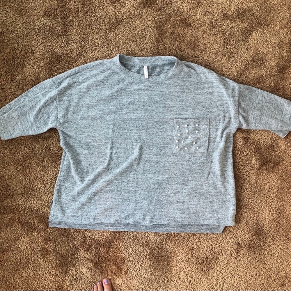 Short Sleeved Soft Sweater w/ Pearl Detail